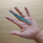 얘들아 <b>인중</b>털 눈썹칼로 밀었는데