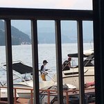 [EXO] 다리 다쳤다는 놈이 그 격한 <b>수상레저</b>를 즐기네 ㅂㅅ
