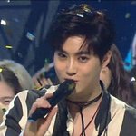 [EXO] 면이 머리 <b>중간</b>퇴근했을<b>때</b> 하고온듯