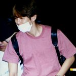 [EXO] <b>공항</b>에서 활짝 웃는거