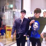 세훈 <b>단추</b> 왜이렇게 많이 풀었어..?