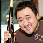 애들아 반 남자애들이 <b>니</b>들 <b>몸</b> 쳐다보고 그런 적 있냐?