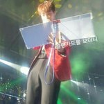 [엔터톡] 이기광이 <b>남팬</b>보고 웃은이유