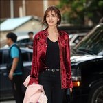 나나 올블랙 패션