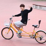 [방탄소년단] 짐니 이사진 좀 <b>옛날</b>인거같은데
