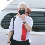 [세븐틴] 오늘 쿱스 옷 <b>지</b>휴니 <b>폰</b>케이스같음