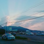 [세븐틴] ㅅㄷ 어제 집 <b>가다</b> 찍은 하늘 사진인데 애들 콘서트 봉...