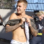 저스틴비버 <b>상의</b>탈의?!