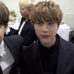 [방탄소년단] 아 근데ㅋㅋ나 지민이 티져에서 <b>살짝</b> 웃을때