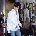 남주혁 흰셔츠에청바지 개<b>조아</b>ㅠㅠㅠ