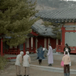 [댓글부탁해] 백현 씩씩거리며 걷는 연기.<b>gif</b>