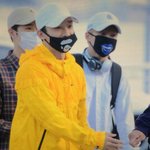 [CHEN] 공항에 병아리 한마리