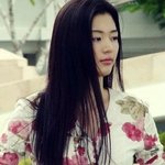 단발머리 <b>vs</b> 긴 <b>생머리</b>