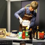 [방탄소년단] 손 키스에 진행요원 정신<b>혼미</b>…