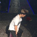 [EXO] 이 사진 그림자만 봐도; 2층 팬들 상황 빤히 보인다
