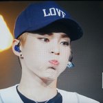 [시우민] <b>방콕콘</b>에서 민석이 볼빵빵>.<