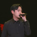 [BAP] 드라마어워즈에서 힘찬이 <b>곁눈질</b> 하는거