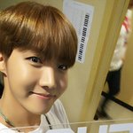 [방탄소년단] 쇼1ㅊㅐㅁ <b>호석</b>이 사진 올라왔당