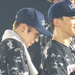 [시우민] 리본슈<b>홍수</b> 속에 올리는 모자 쓴 시우민 ㅋㅋ