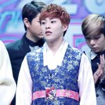 [시우민] 한복이 잘어울리는 <b>아이돌</b>에 시우민