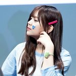 [여자친구] 방송중 카메라 장치 망가뜨린 <b>엄지</b>