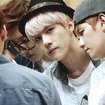 [EXO] 콘섵 <b>도중</b> 오세훈과 눈이 마주쳤다