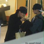 [방탄소년단] 순식간에 눈 앞에서 빵 <b>반쪽</b>이 사라졌다