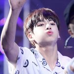 [방탄소년단] 와 전정국 이사진 봤어??