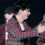 [CHEN] 유<b>느님</b>이랑 포옹하는거 넘 감동!