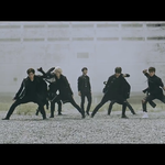 [인피니트] 뮤비에서 왜 호원이만 운동화 <b>흰색</b>??