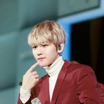 [EXO] 눈<b>아파</b> 뒤질거같으니까 10시까지 자야겠다
