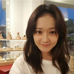 [인정ㅇㅇ] 혼자만 시계멈춘 장나라, 뽀얀피부가 <b>한몫</b>하는듯