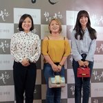 <한강블루스> <b>VIP</b>시사회 및 스팟라이브로 스타들의 마음도 위로...