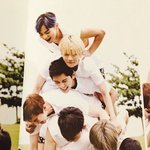 [EXO] 저밑에 2013 뫄뫄 짤 있고 아뜩한 별 가사 써져있는글
