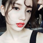 <b>깜놀</b>시키는 女돌 치명셀카