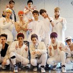 [EXO] 개<b>추억</b> 12명때 단체사진