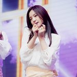 기사사진으로 보는 손나은 각선미