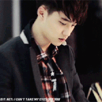 [EXO] <b>딴남자</b>랑 걸어오는 여친 바라보는 경수