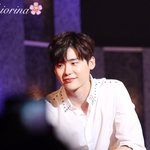 <b>볼살</b> 좀 오른 이종석