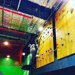 [백현] 엑소(EXO) 백현, 암벽 등반하는 황자님…‘조금이라도...