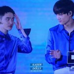 [EXO] 아나씨빧 도경수 손하고얼굴<b>보</b><b>샘</b>