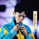 [EXO] ㅅㅂ김종대 <b>옷</b>안벗겨져서 <b>입</b>삐죽나옴ㅋㅋㅋ