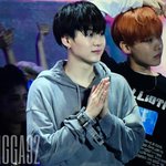 [방탄소년단] 와미친윤기옆에누구야?개이뻐
