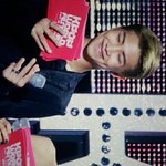 [방탄소년단] mc몬한테서 헤어나오지 못하고있는데 어제 페스티벌