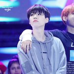 [방탄소년단] 어제 윤기 옷 어디껄까..ㅠㅠ