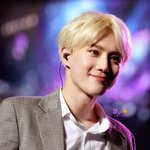 [EXO] 이 색하려면 <b>탈색</b> 몇번해야됨?