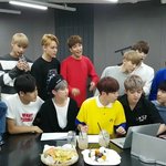[세븐틴] 버노니 손모양도 뭐 있는듯