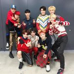 [NCT] 단체사진 뜬거보는데 역시 태용이가 잘생겼다