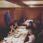 [시우민] 시우민) 민석이 멤버들이랑 밥 먹는 <b>사진</b> 올라왔다!!