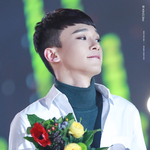 [EXO] 지금 머리 이 날 <b>느</b><b>킴</b>인 거지?